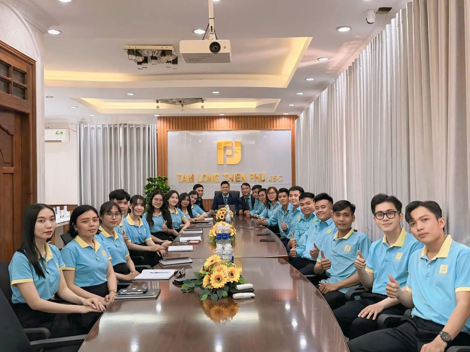 Đội ngũ Tam Long Thiên Phú